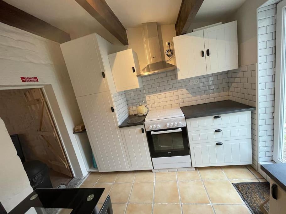 Le Petit Fleur - The Little Flower, Cosy Cottage Saint-Michel-de-Montjoie Exterior foto